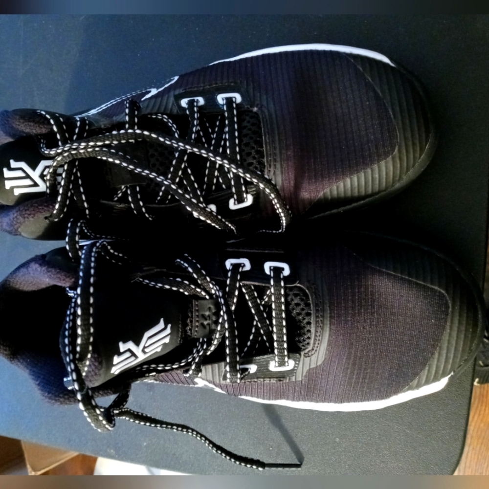 Nike Kyrie Flytrap shoes